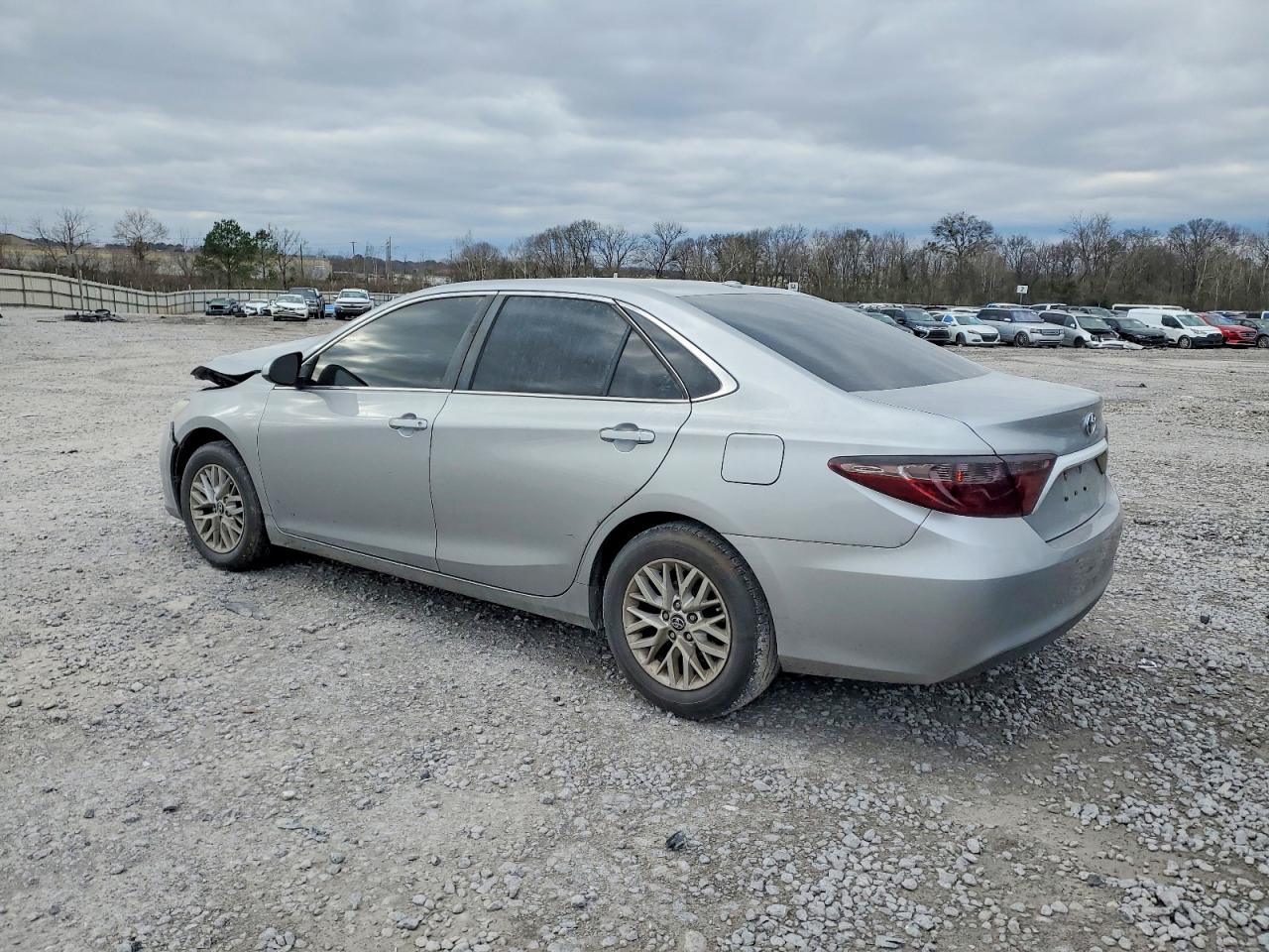 2017 TOYOTA CAMRY LE photo 2