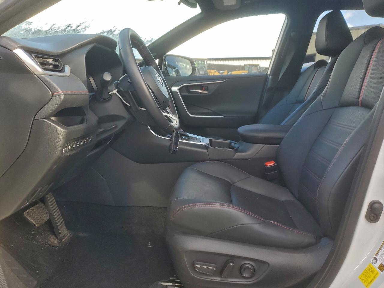 2024 TOYOTA RAV4 PRIME XSE photo 7
