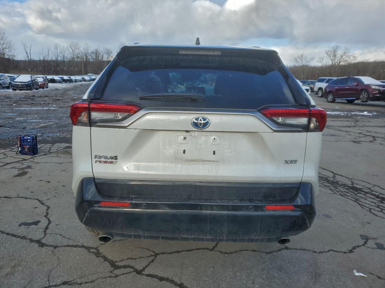 2024 TOYOTA RAV4 PRIME XSE photo 6