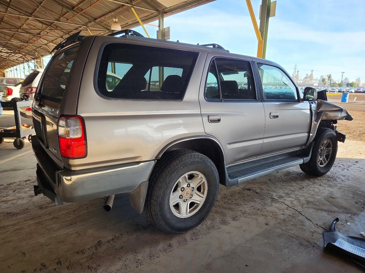 2001 TOYOTA 4RUNNER SR5 photo 3
