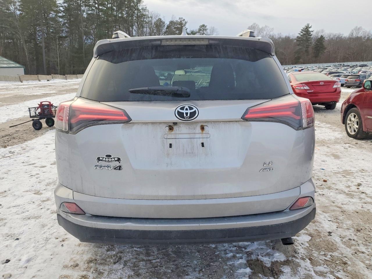 2016 TOYOTA RAV4 LE photo 6