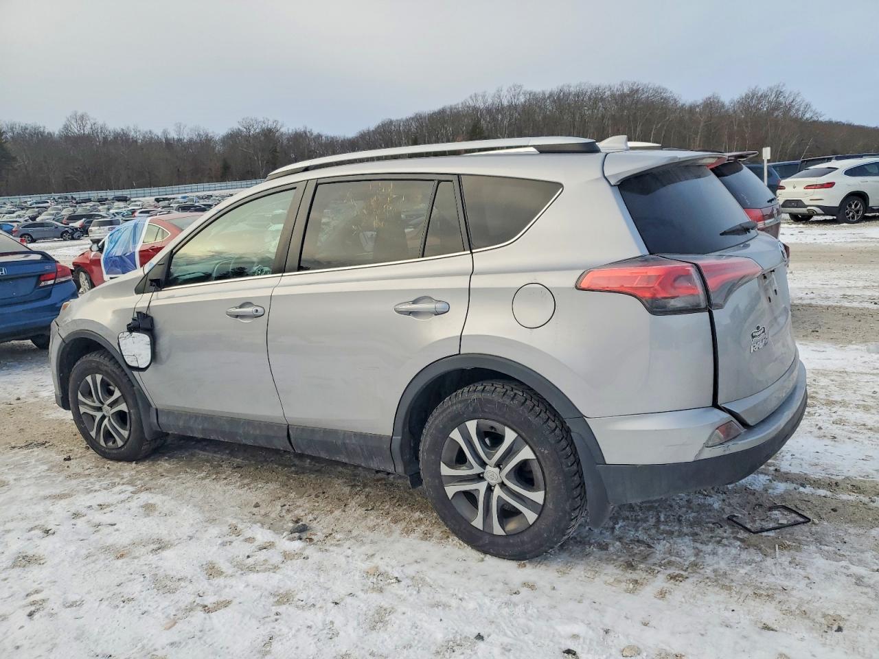 2016 TOYOTA RAV4 LE photo 2