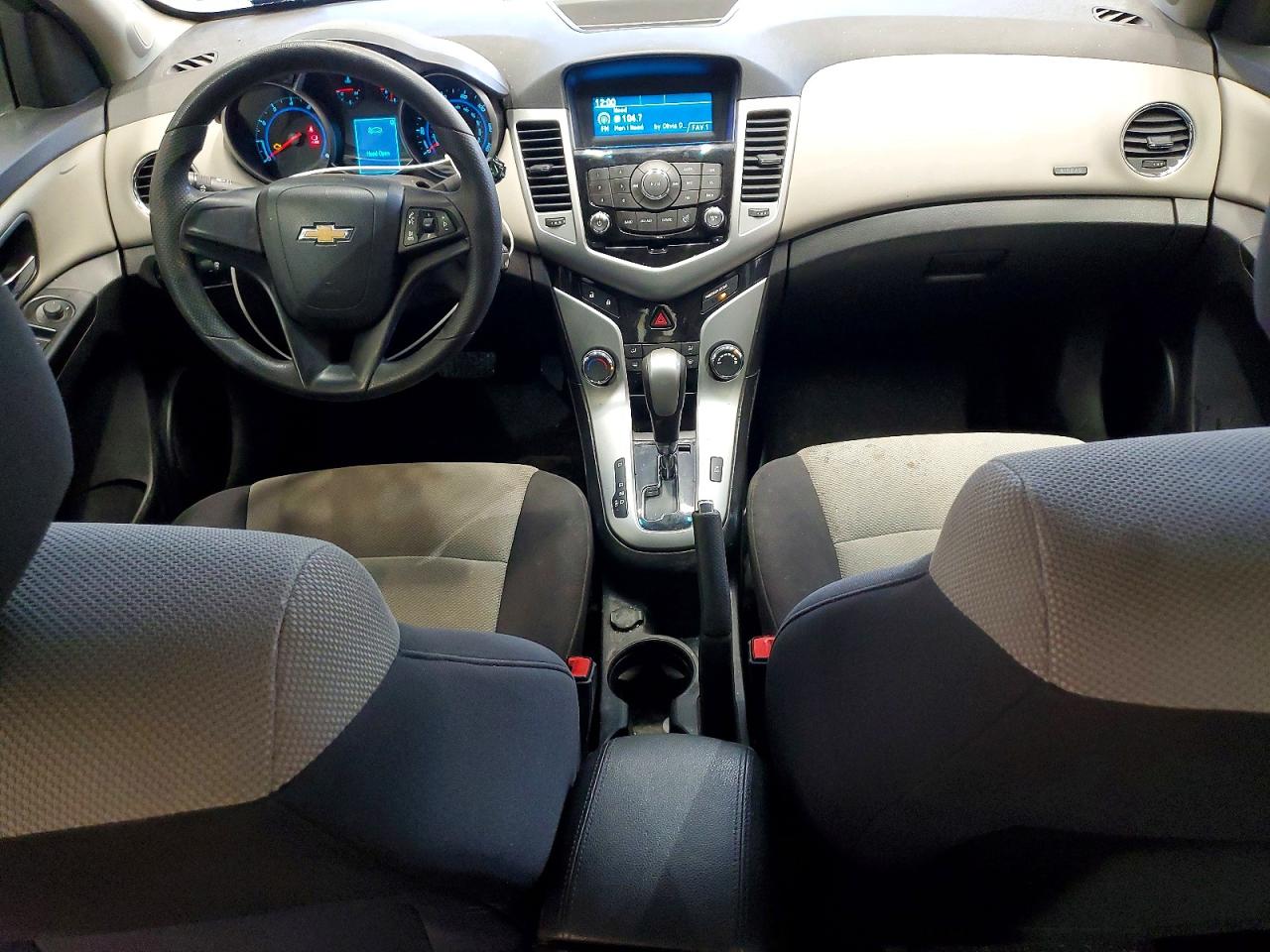 2014 CHEVROLET CRUZE LS photo 8