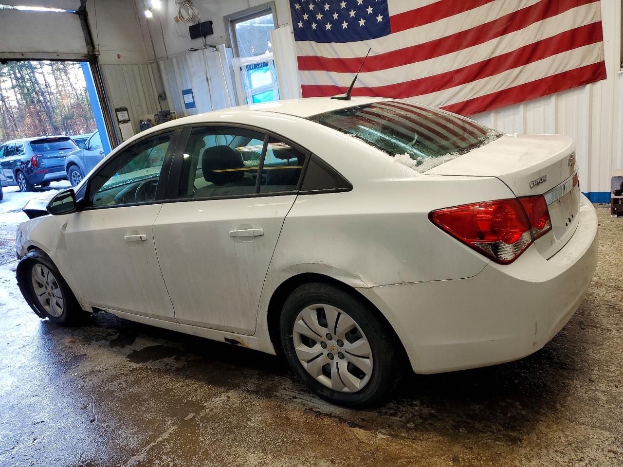 2014 CHEVROLET CRUZE LS photo 2