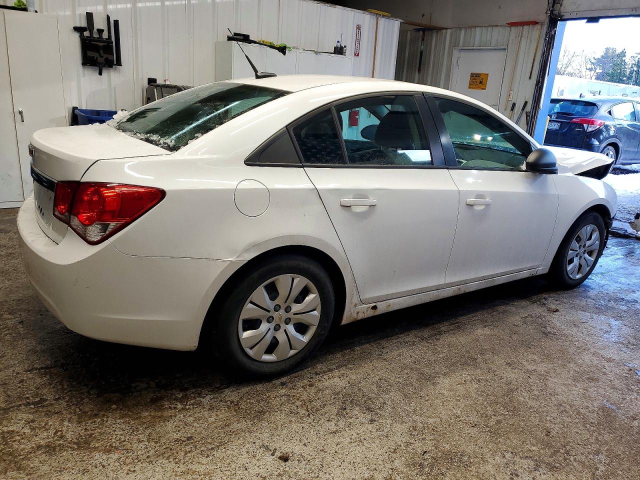 2014 CHEVROLET CRUZE LS photo 3