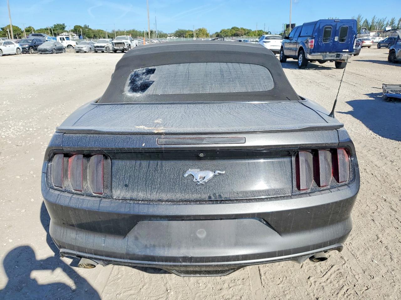 2015 FORD MUSTANG photo 11