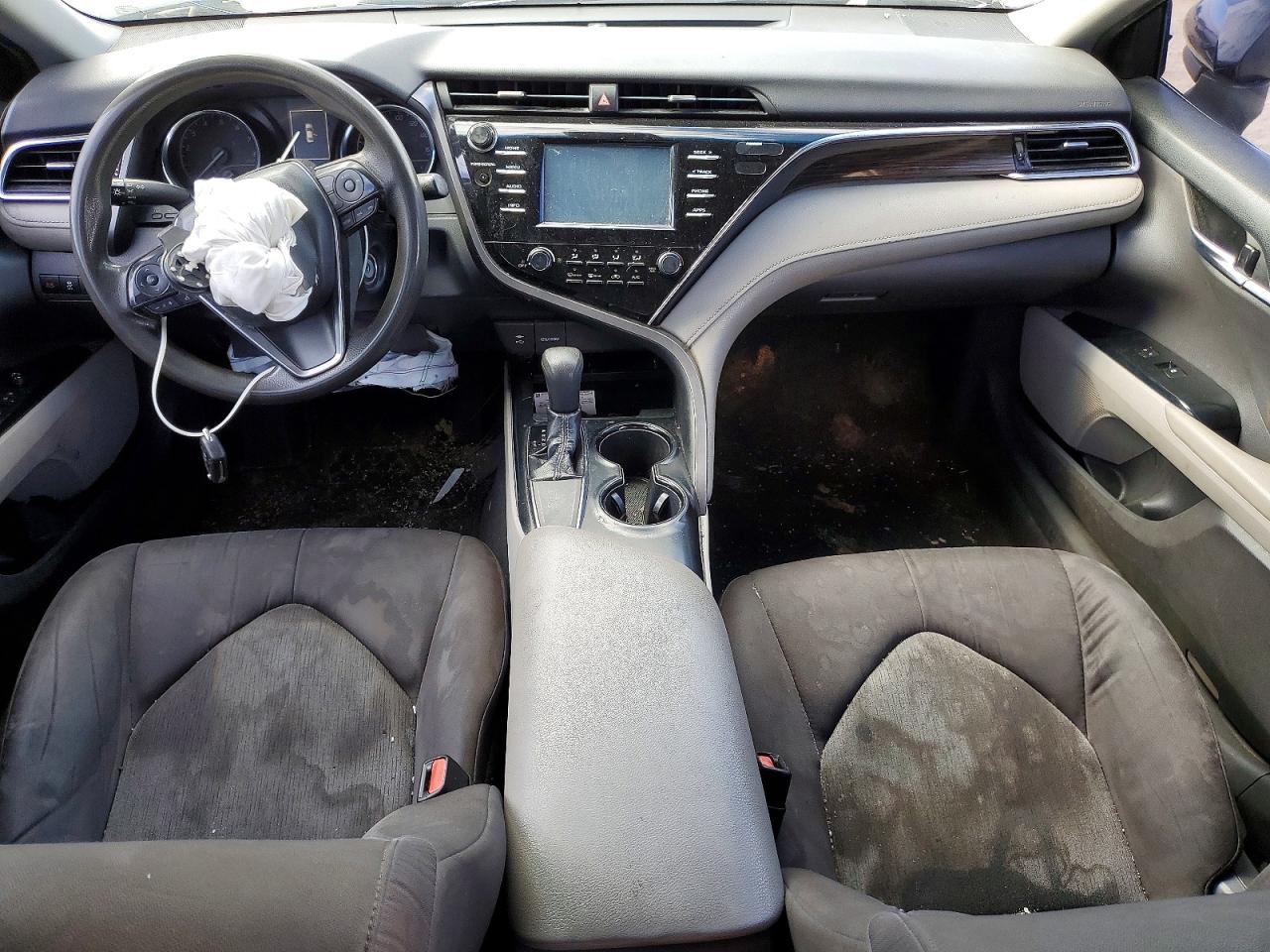 2018 TOYOTA CAMRY L photo 8
