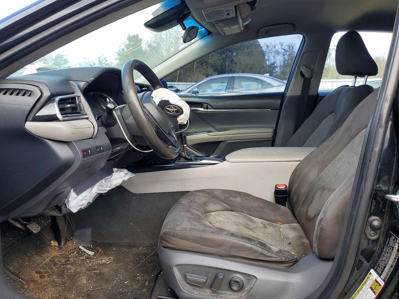 2018 TOYOTA CAMRY L photo 7