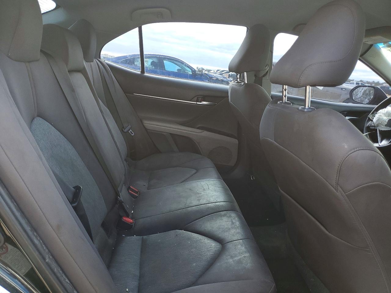2018 TOYOTA CAMRY L photo 10