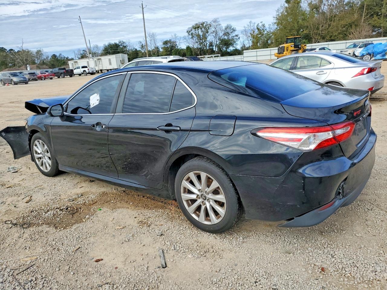2018 TOYOTA CAMRY L photo 2