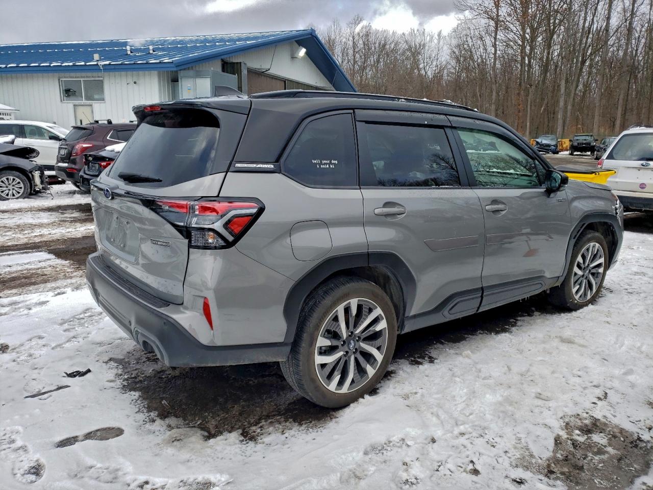 2025 SUBARU FORESTER TOURING photo 3