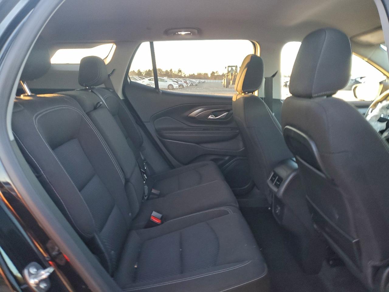 2024 GMC TERRAIN SLE photo 11