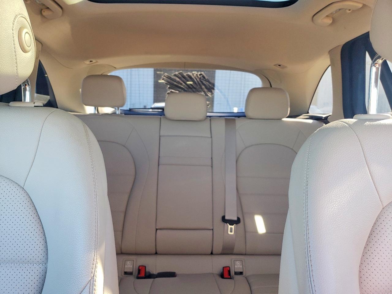 2018 MERCEDES-BENZ GLC 300 photo 19