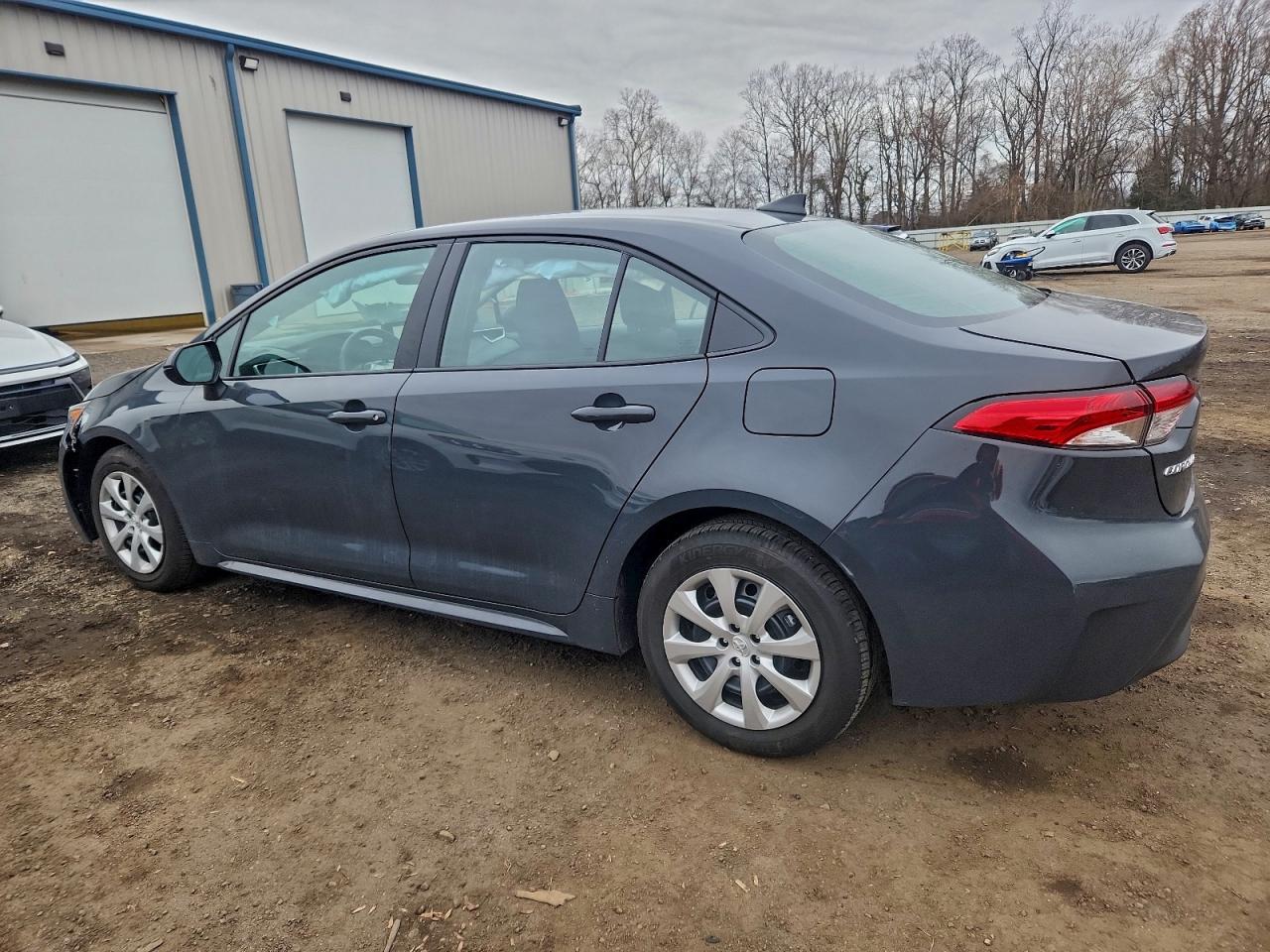 2025 TOYOTA COROLLA LE photo 2