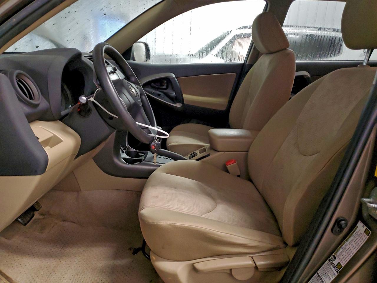 2011 TOYOTA RAV4 photo 19