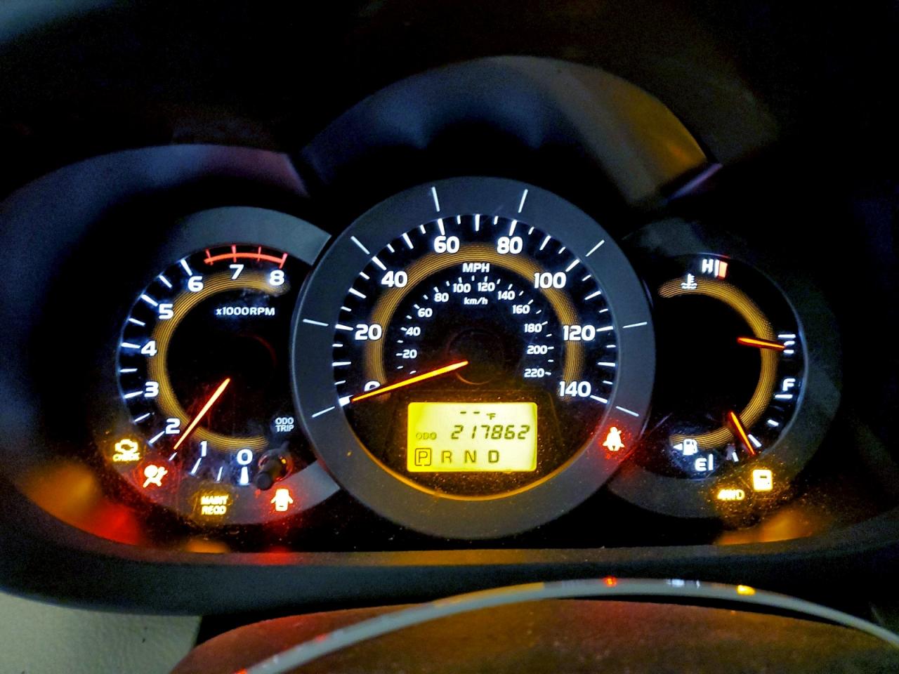 2011 TOYOTA RAV4 photo 25