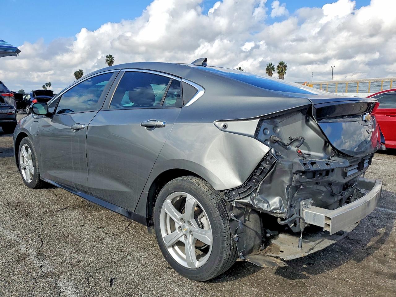 2016 CHEVROLET VOLT LT photo 2