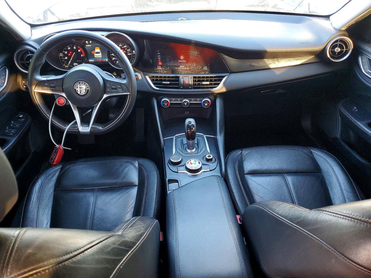 2017 ALFA ROMEO GIULIA photo 8
