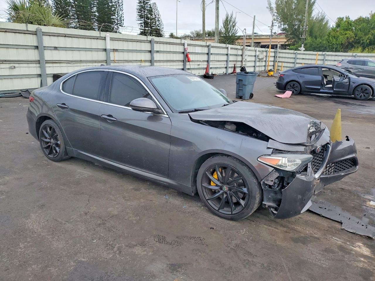 2017 ALFA ROMEO GIULIA photo 4