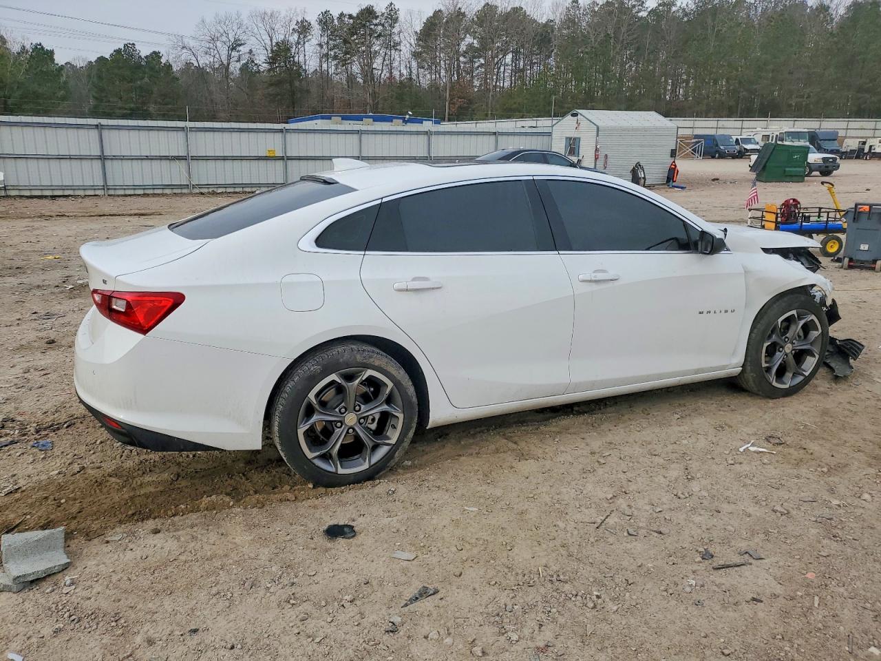 2024 CHEVROLET MALIBU LT photo 3