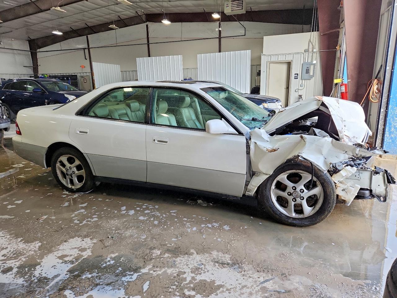 2001 LEXUS ES 300 photo 4