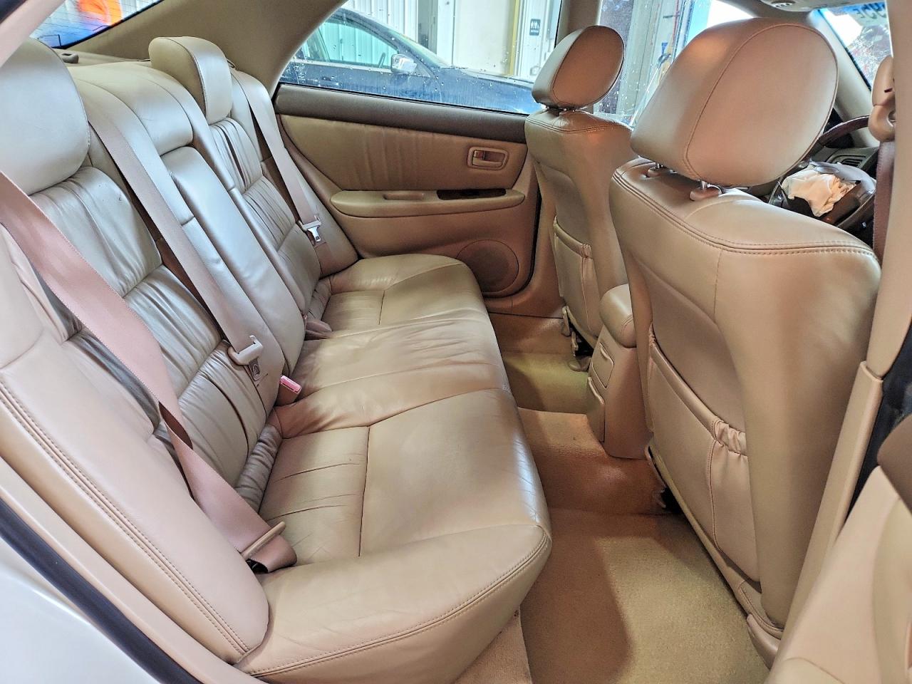 2001 LEXUS ES 300 photo 10
