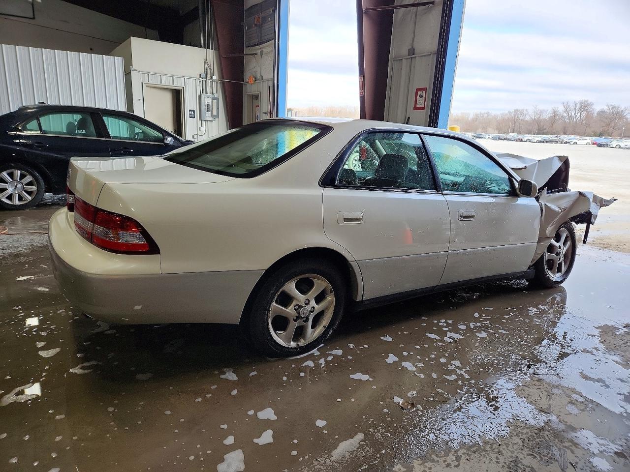 2001 LEXUS ES 300 photo 3
