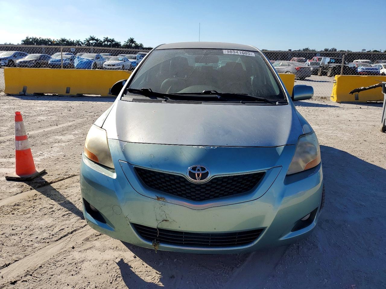 2010 TOYOTA YARIS photo 5