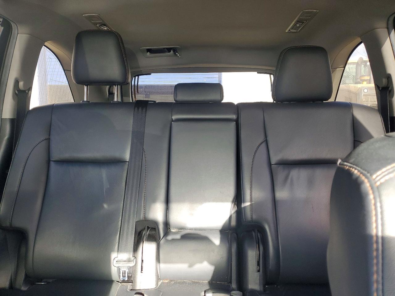 2019 TOYOTA HIGHLANDER SE photo 10