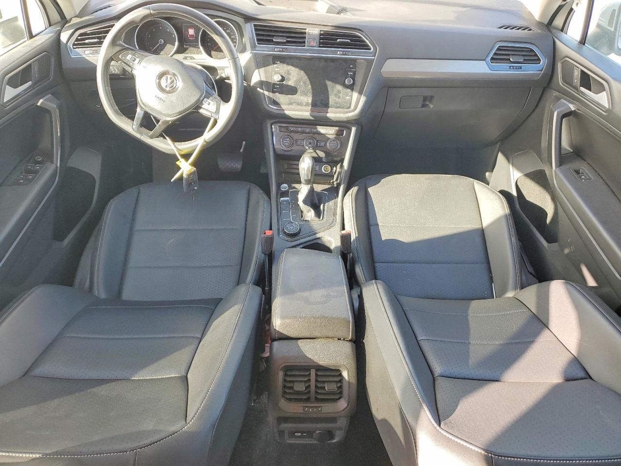 2021 VOLKSWAGEN TIGUAN SE photo 8
