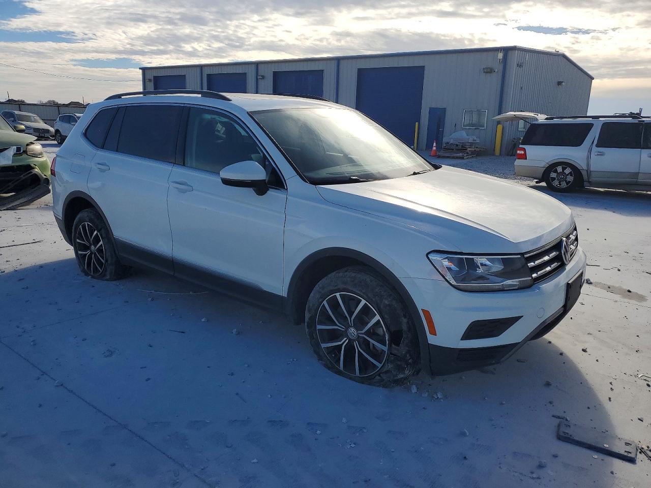 2021 VOLKSWAGEN TIGUAN SE photo 4
