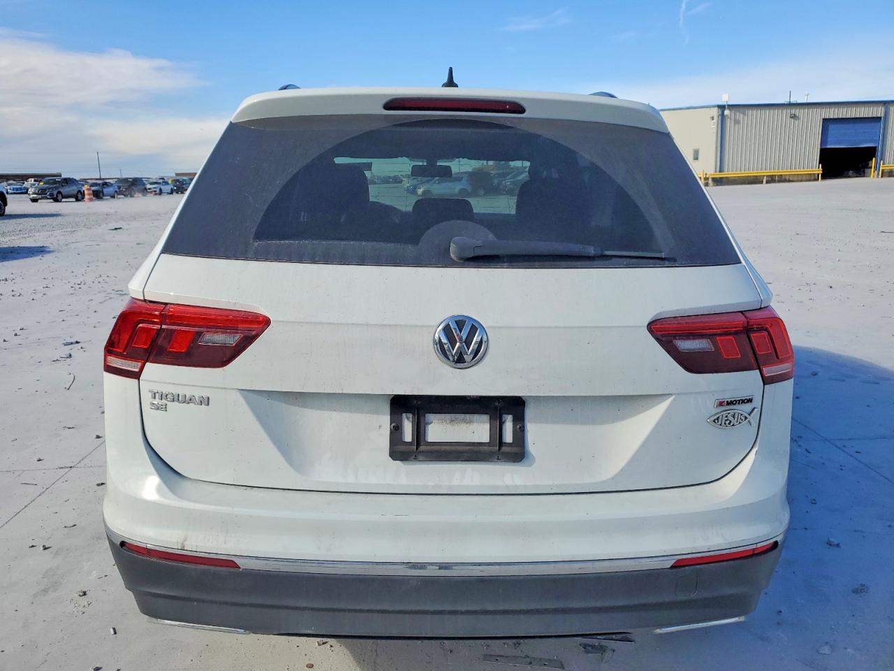 2021 VOLKSWAGEN TIGUAN SE photo 6