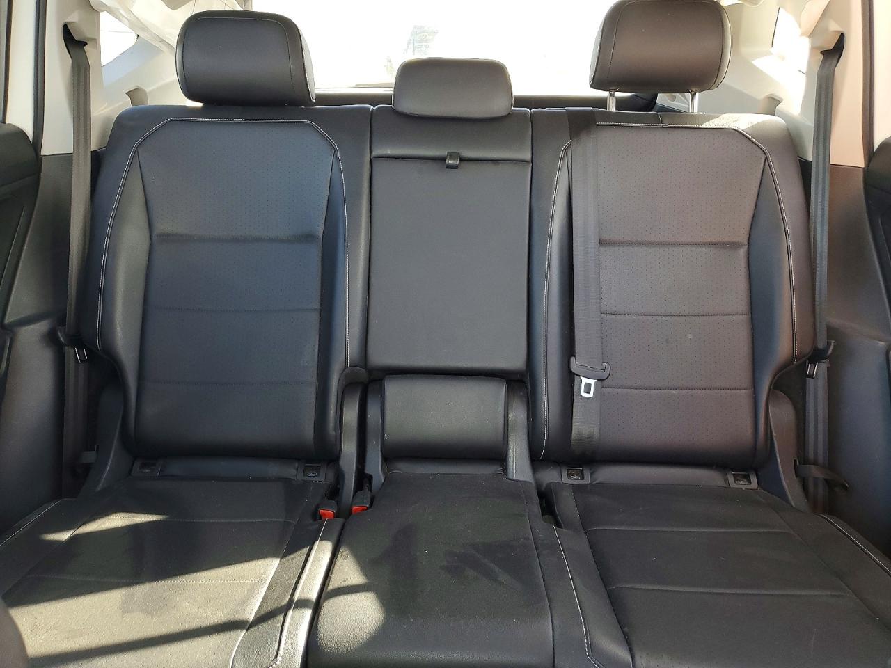 2021 VOLKSWAGEN TIGUAN SE photo 10