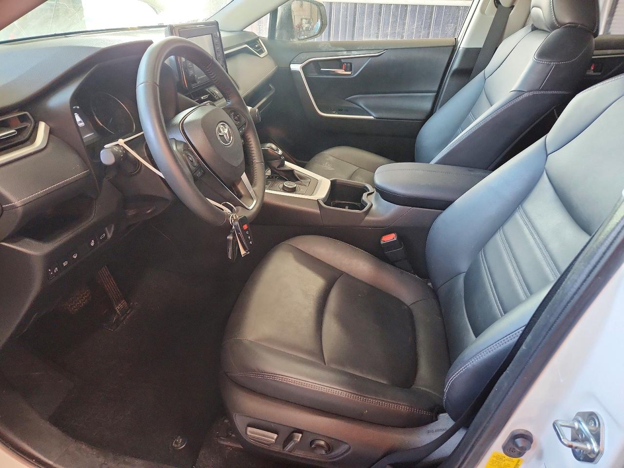 2022 TOYOTA RAV4 XLE PREMIUM photo 7