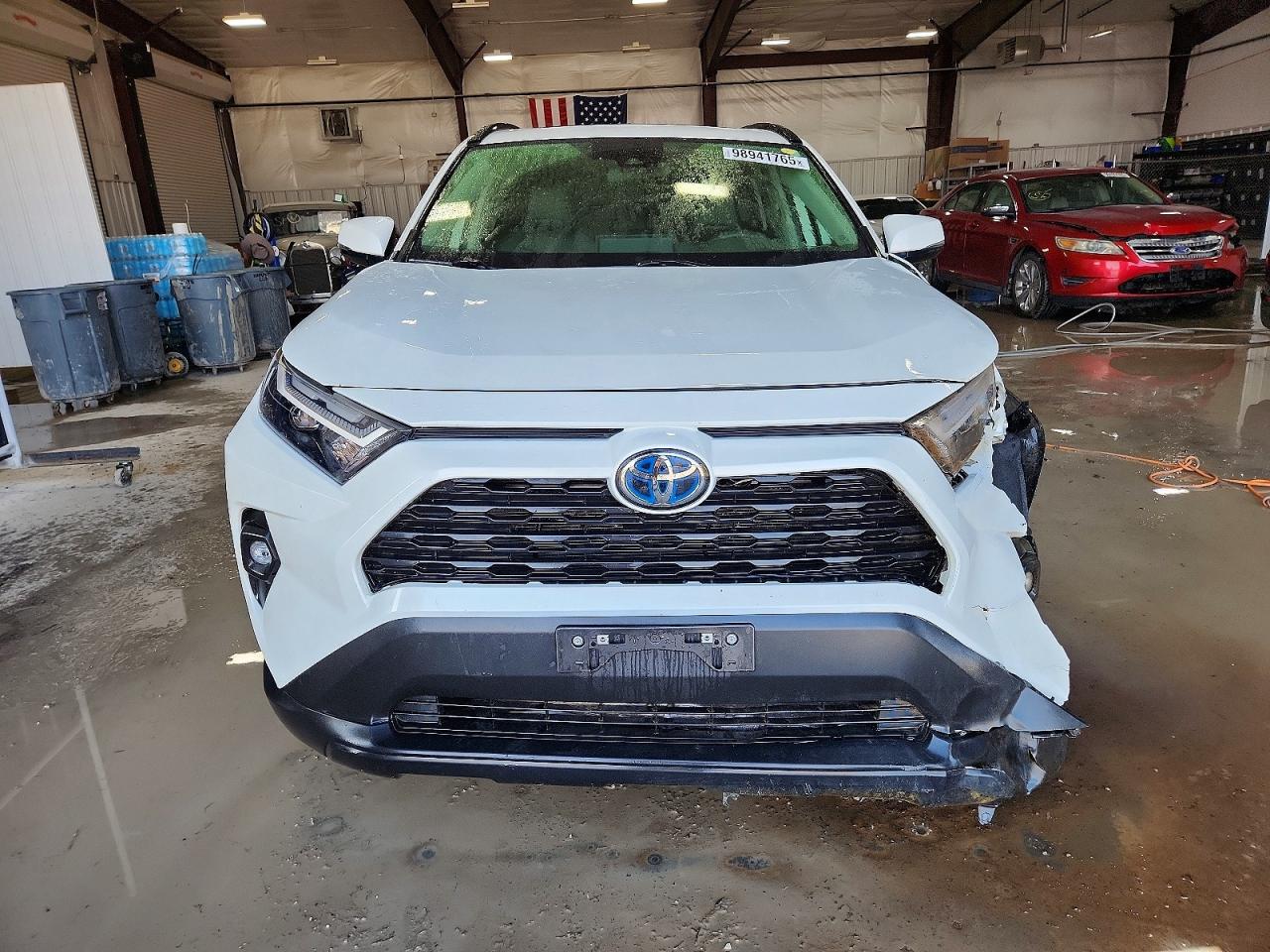 2022 TOYOTA RAV4 XLE PREMIUM photo 5