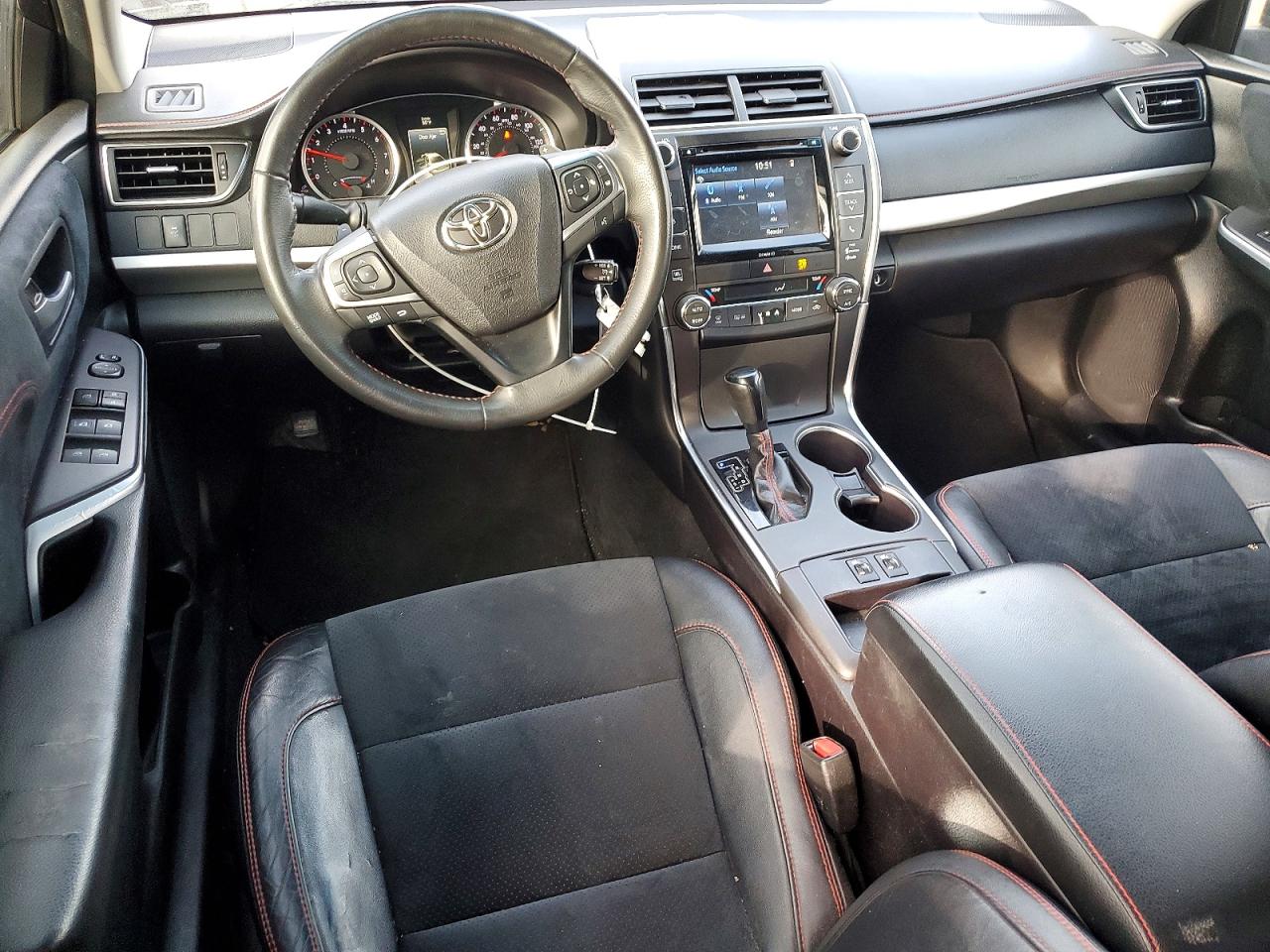 2017 TOYOTA CAMRY LE photo 8