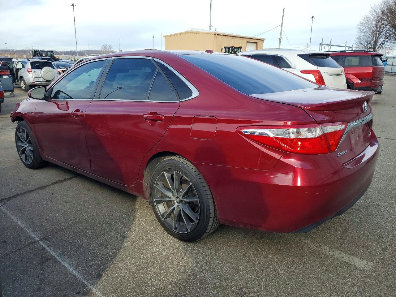 2017 TOYOTA CAMRY LE photo 2