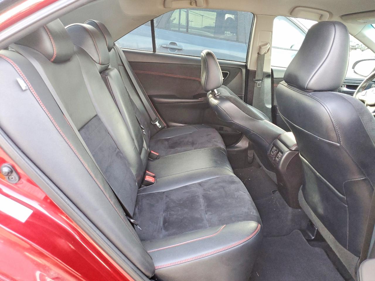 2017 TOYOTA CAMRY LE photo 10