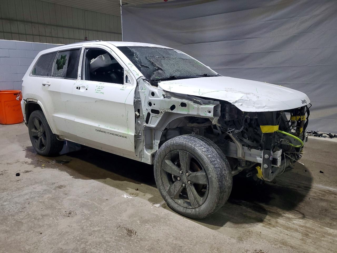 2015 JEEP GRAND CHEROKEE LAREDO photo 4