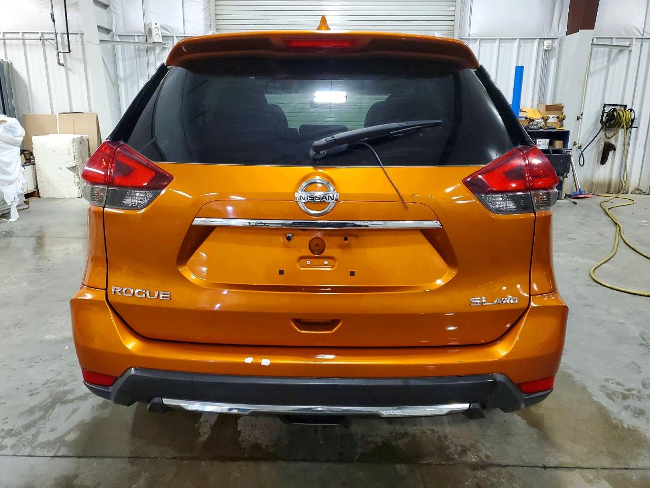 2017 NISSAN ROGUE SV photo 6