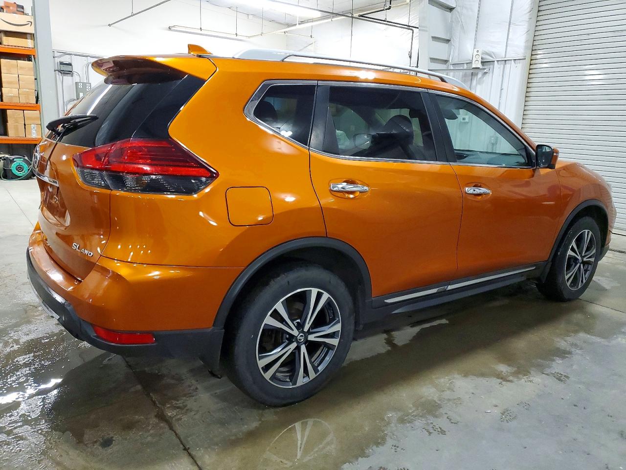 2017 NISSAN ROGUE SV photo 3