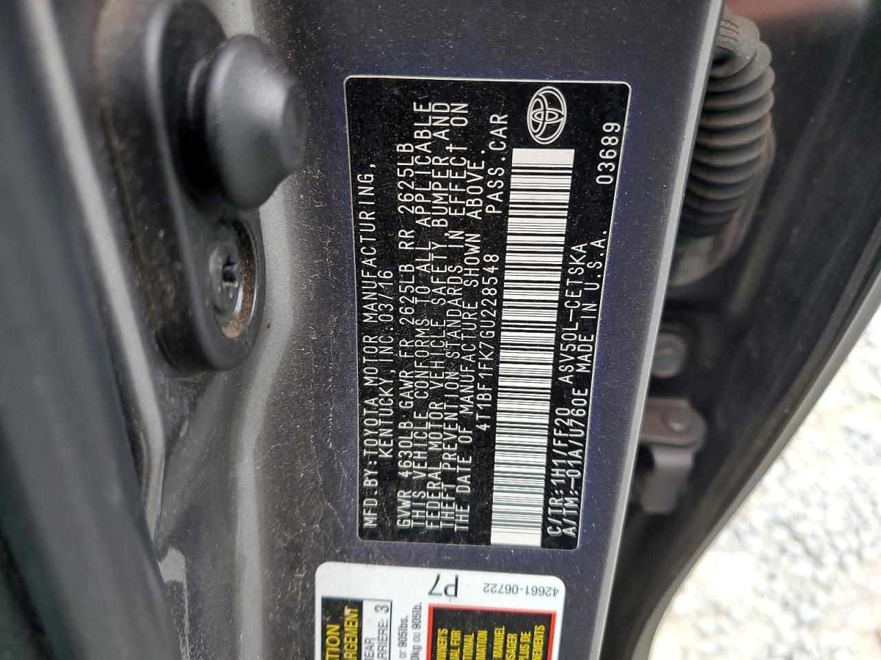 2016 TOYOTA CAMRY LE photo 12