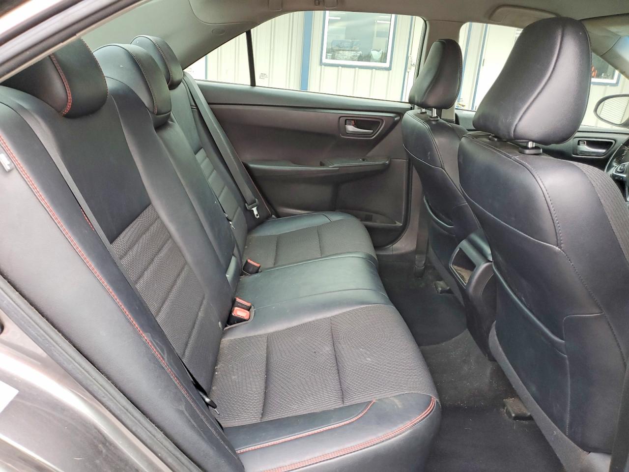 2016 TOYOTA CAMRY LE photo 10