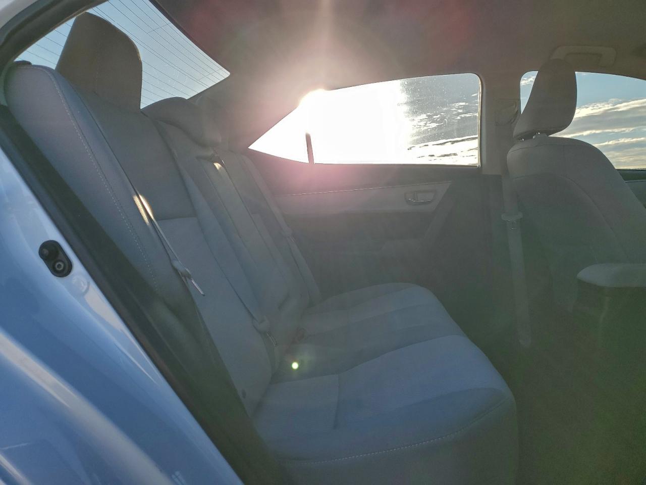 2015 TOYOTA COROLLA L photo 10