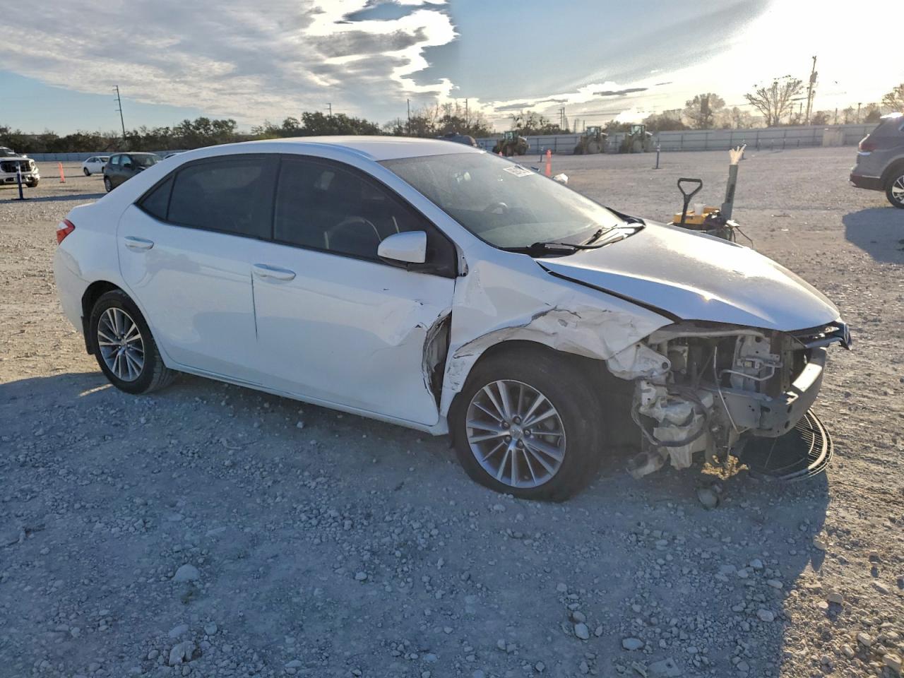 2015 TOYOTA COROLLA L photo 4