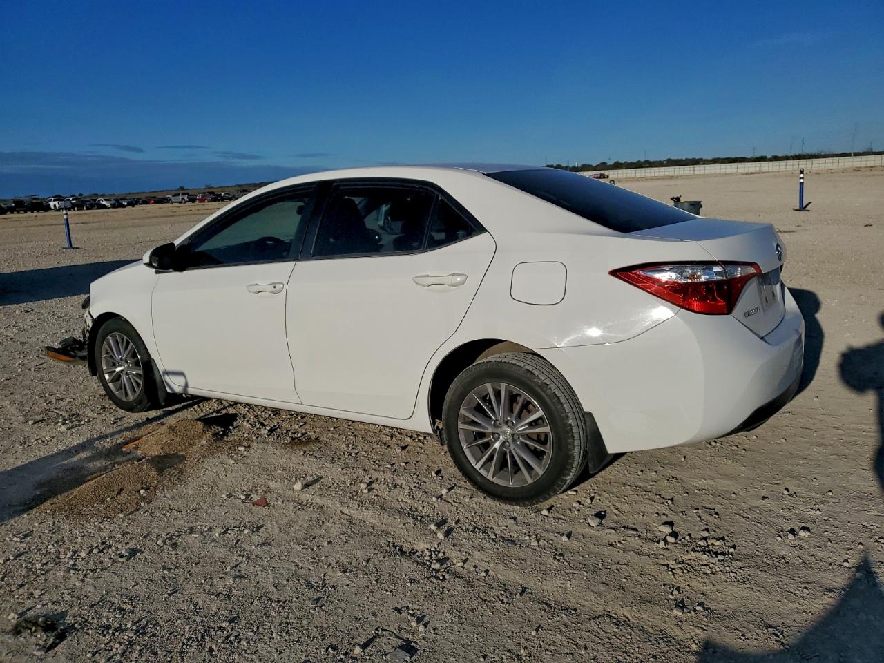 2015 TOYOTA COROLLA L photo 2