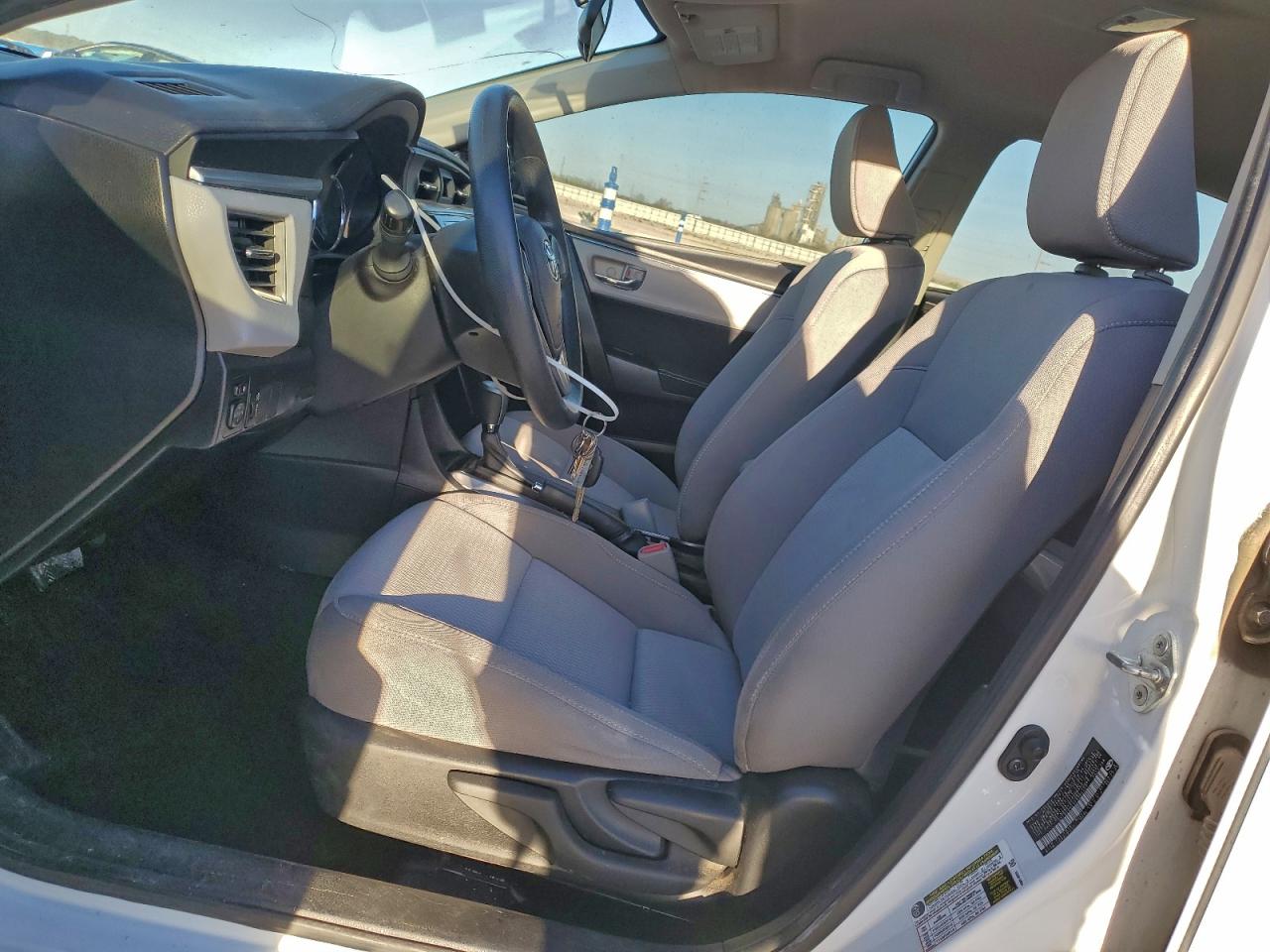 2015 TOYOTA COROLLA L photo 7