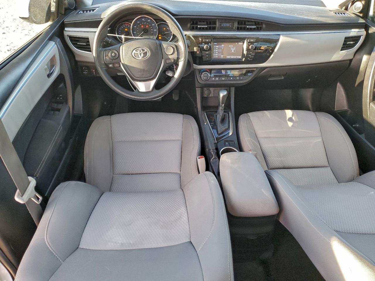 2015 TOYOTA COROLLA L photo 8