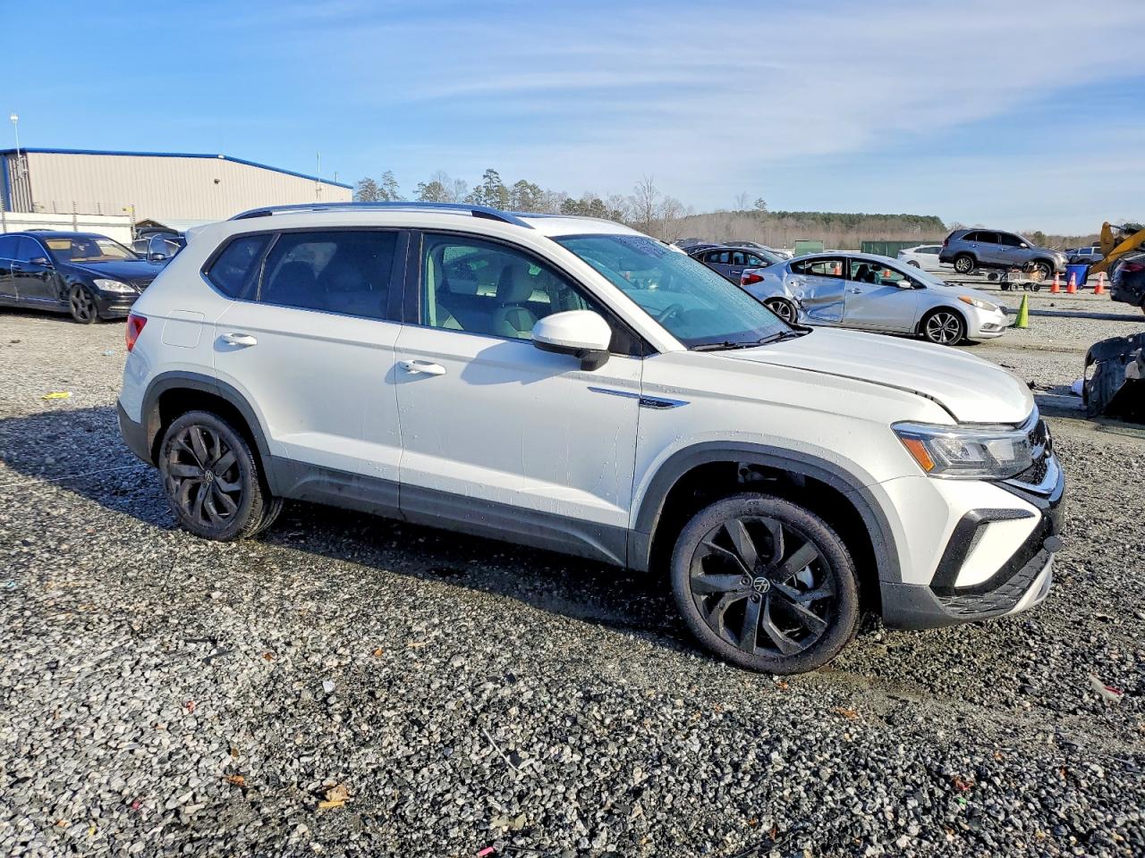 2024 VOLKSWAGEN TAOS SE photo 4