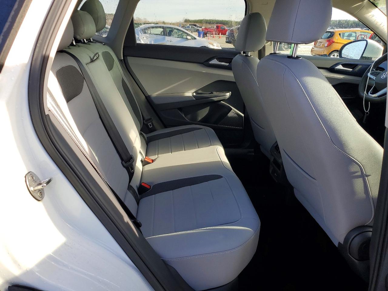 2024 VOLKSWAGEN TAOS SE photo 11